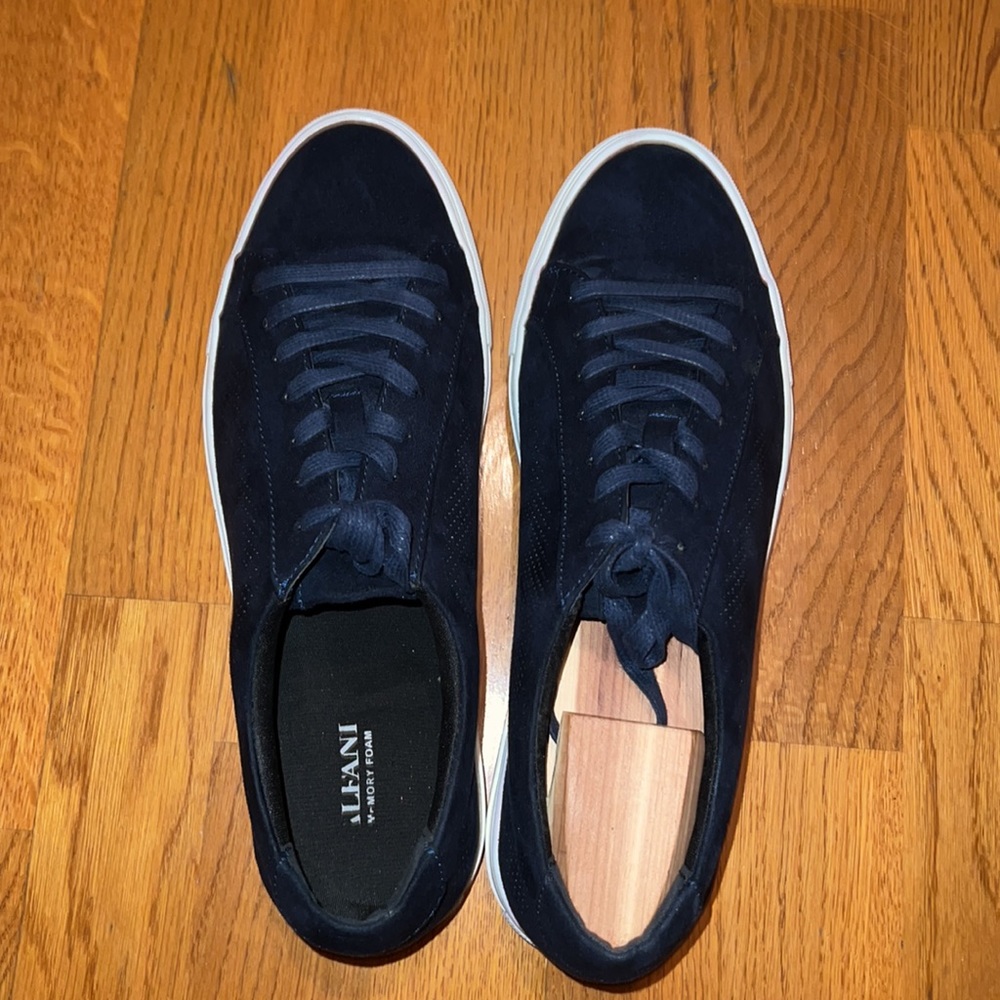 Men’s Casual Sneaker - Picture 4 of 5